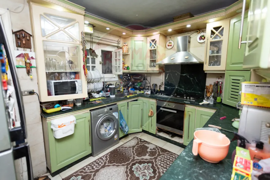 Apartment for sale 240 m Glim (Abdel Salam Arif St.)