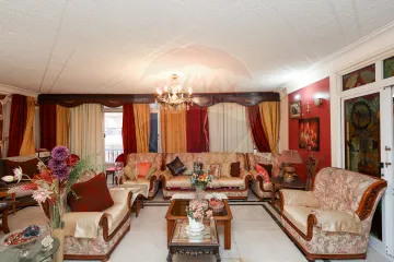 شقة للبيع 240 م ميامي  (على البحر مباشرة - فيو جانبي للبحر)