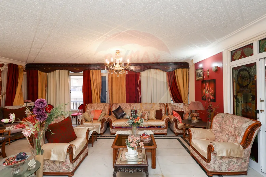 Apartment for sale 240 m Miami (Directly on the sea - side view of the sea)