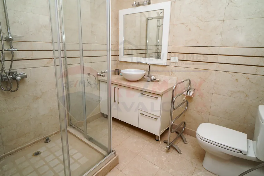 شقة للبيع 415 م المعادي  (كورنيش النيل مباشرة)