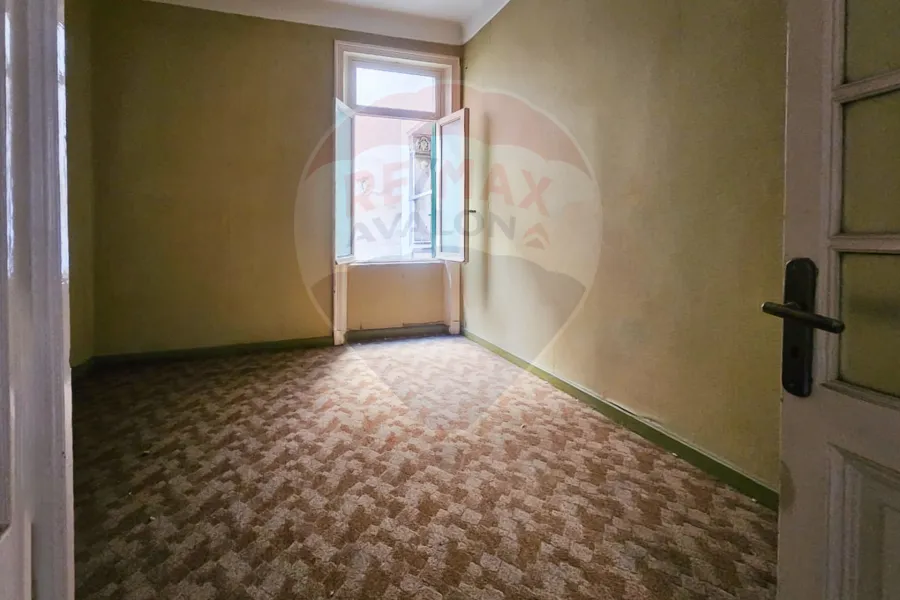 Administrative apartment for rent 250 m Al-Azarita (directly on the tram)