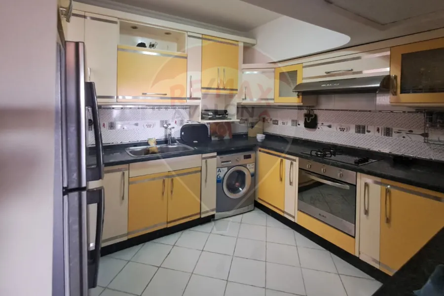 شقة للإيجار المفروش 200 م سموحة (ش فوزي معاذ