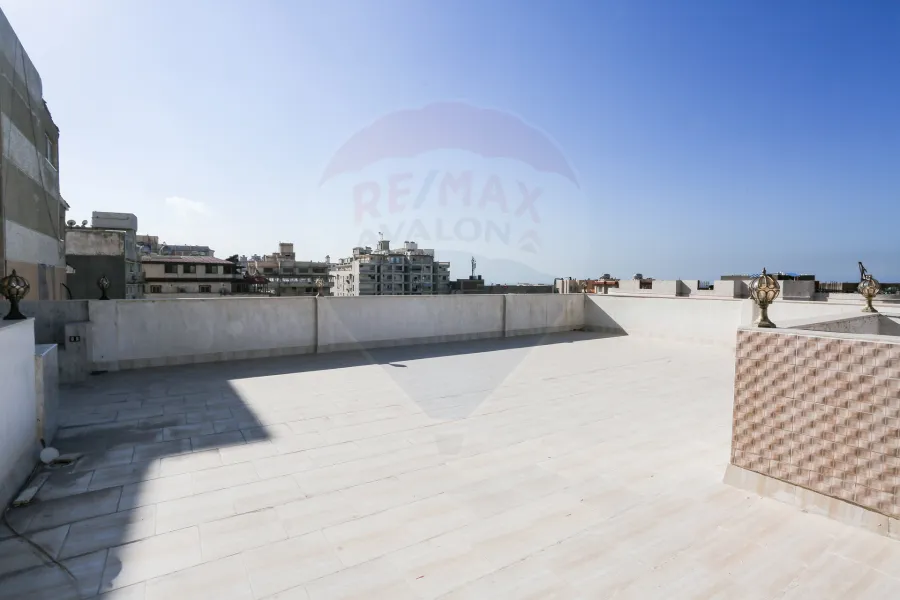 شقة للبيع 140 م + روف خاص  لوران (ش الإقبال)