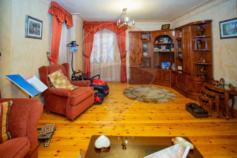 Apartment for sale 300 m sidi gaber (El-Mosheer Ahmed Ismail st)