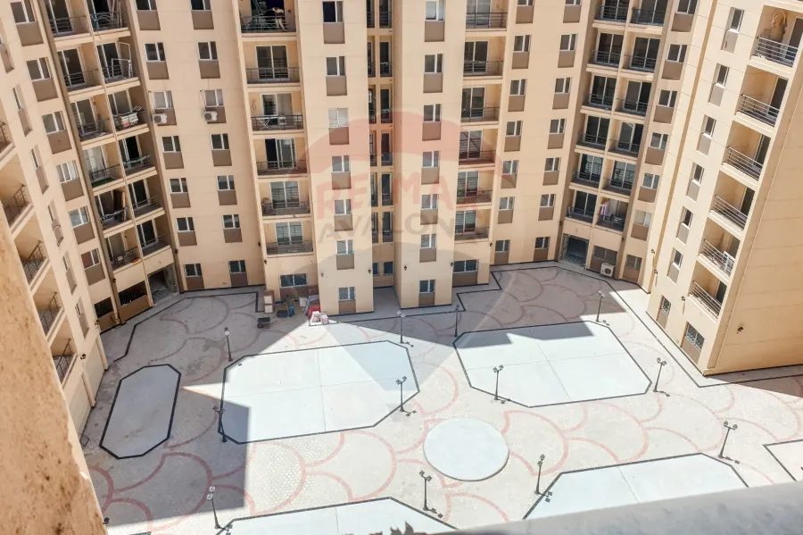 شقة للبيع 135 م سموحة الجديدة (بجوار جولدز جيم) - نصف تشطيب