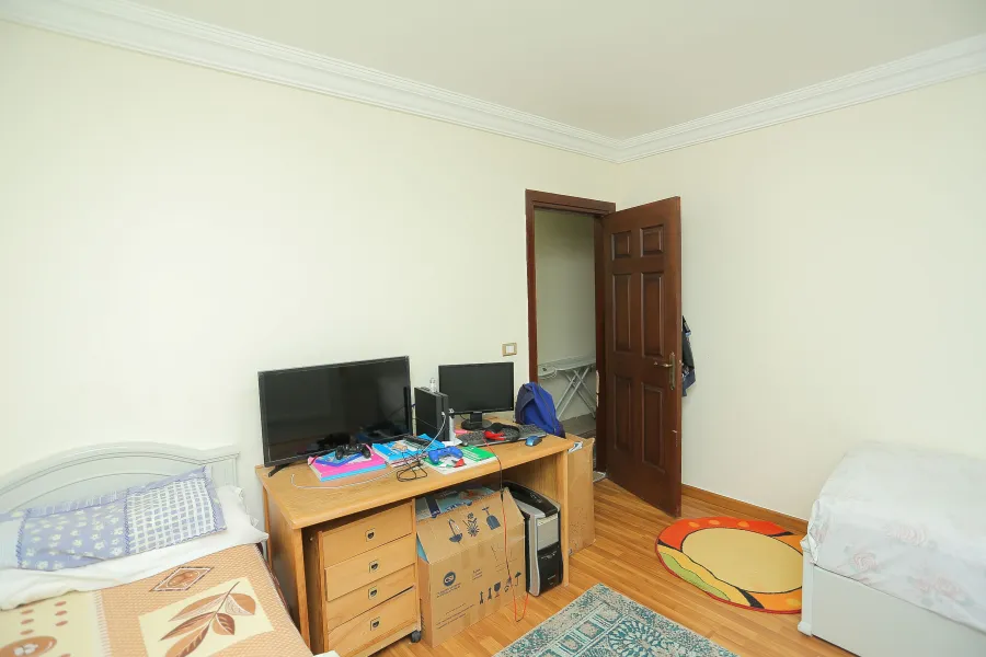 شقة للبيع 215م رشدي (عمارة عزيز شنوده)