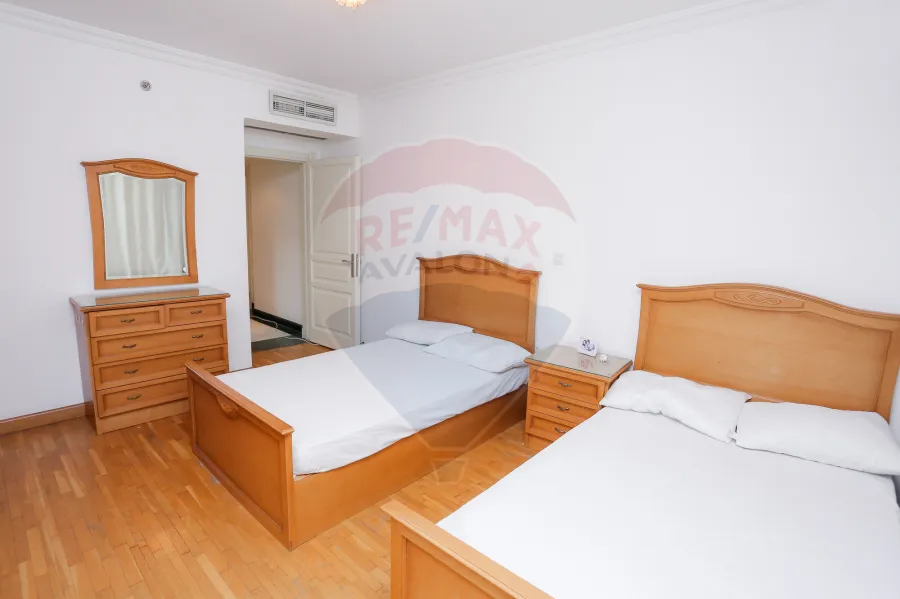 شقة للبيع 190 م سان ستيفانو (فورسيزون - نموذج ناصية)