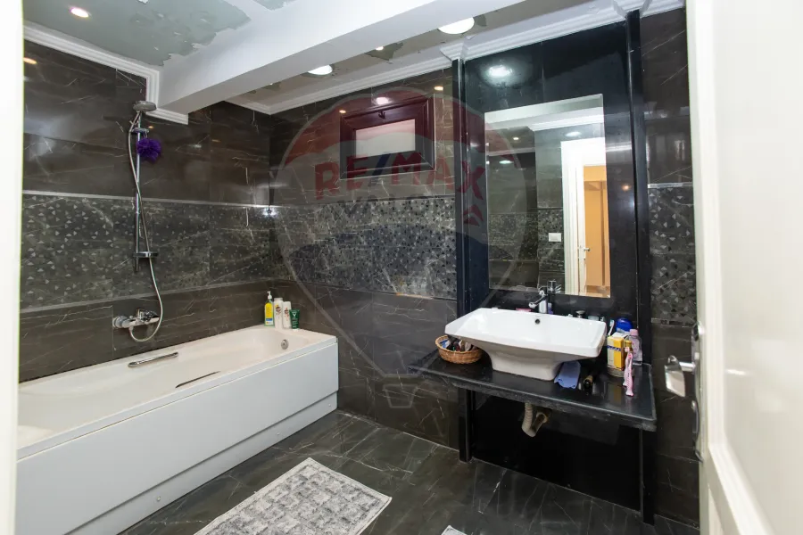 Apartment for sale 280 m Wabour Al-Mayah (Galal El-Din El-Desouky st.)