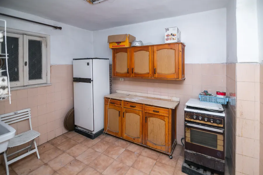 شقة للبيع 120 م ميامي (ش ابو العرب)