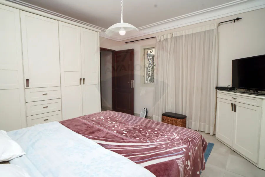 فيلا للبيع 4,200 م (فدان) كينج مريوط (بالقرب من واحة خطاب)