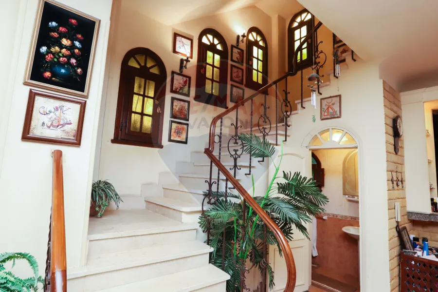 فيلا مفروشة للايجار1,200م كينج مريوط (بجوار فندق افريكانا)