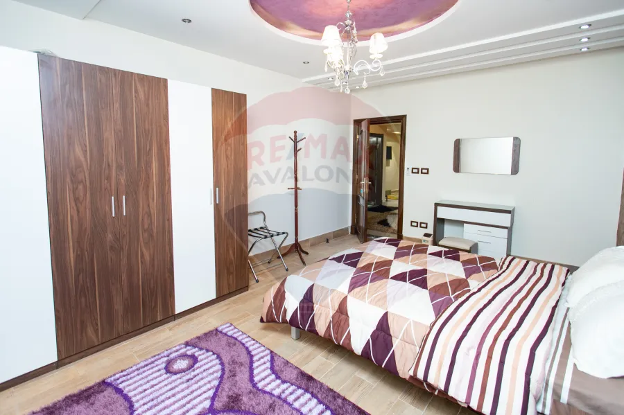 شقه للبيع 520 م سيدي بشر(ش محمد نجيب - على البحر مباشرة)