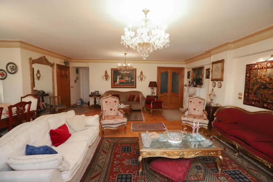 شقة للبيع 250م الإبراهيمية صافى (ش أبو قير الرئيسى)