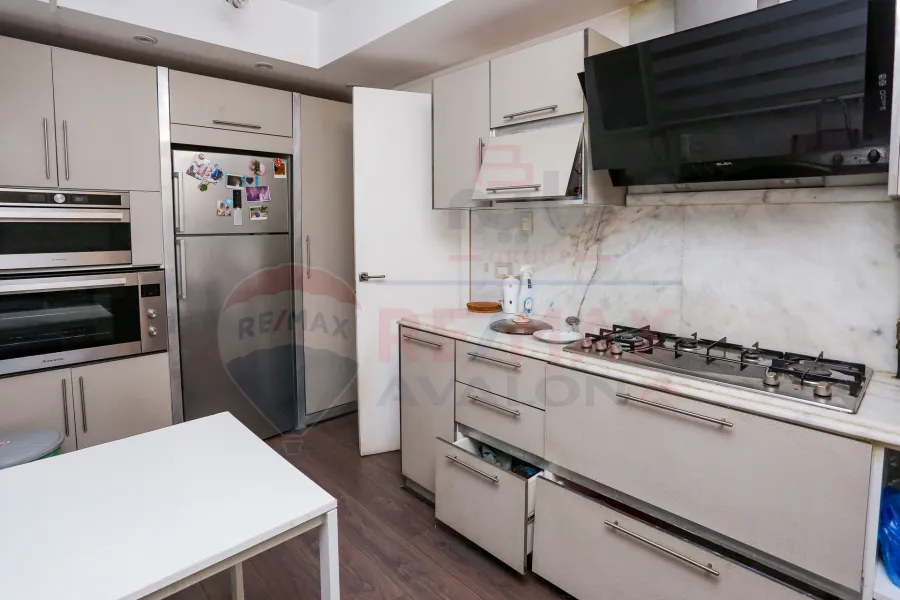 Apartment for Sale 320 m Stanly (Next to Evangelical Church)