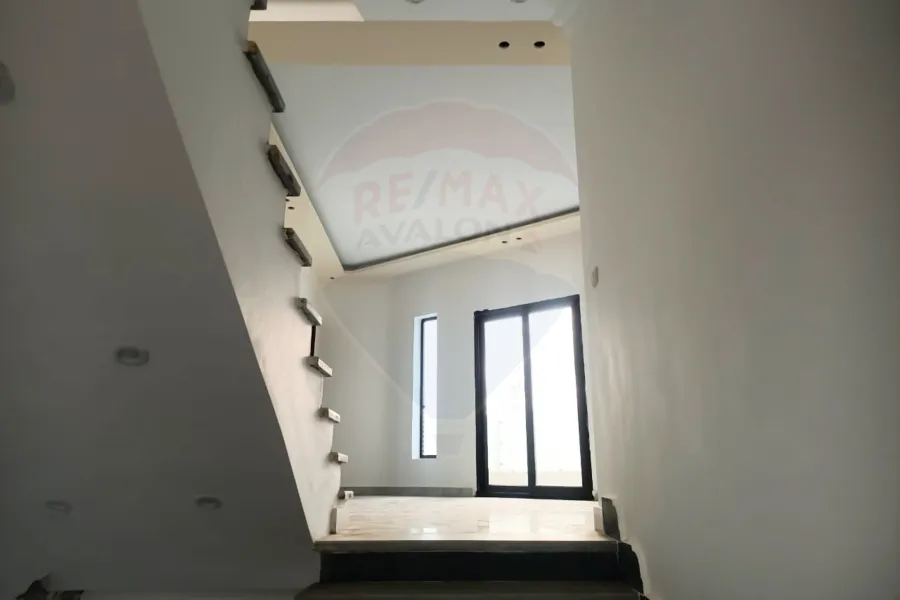 Villa For Sale 500 m King Marriout (Next To Khattab Qasis)