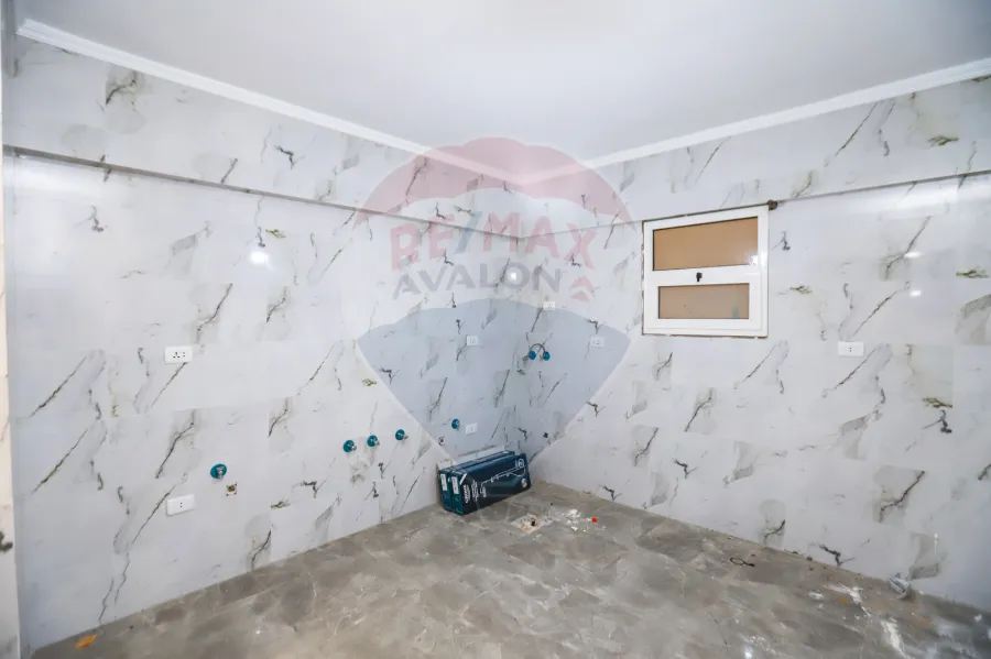 شقة للبيع 250 م رشدي (ش إبراهيم حلمي)