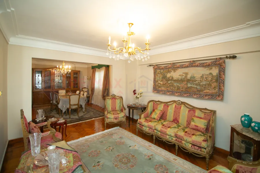 شقة للبيع 220 م سموحة (متفرع من ش مصطفى كامل)