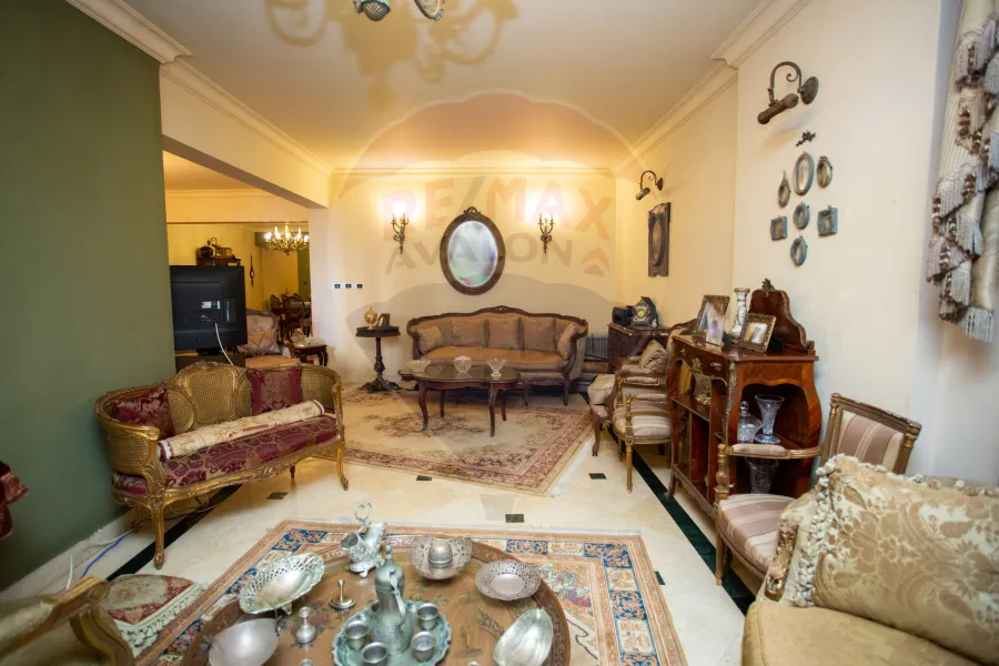 Apartment for sale 218 m Louran (directly on the sea)