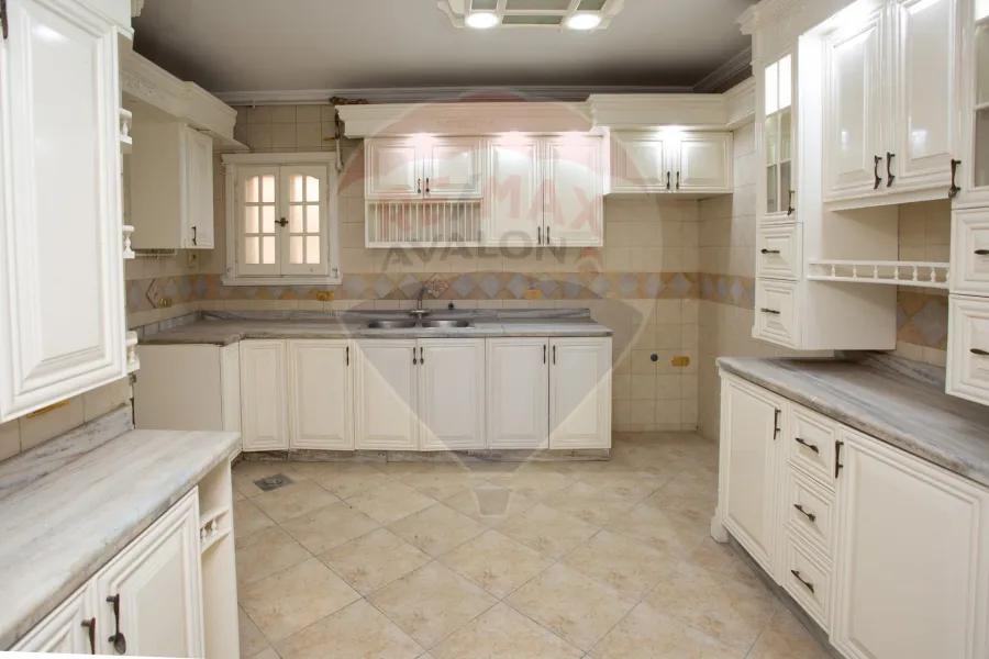 شقة للبيع 380 م كامب شيزار (شارع بورسعيد)