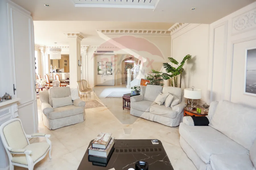 فيلا للبيع 330 م ( كومباوند ميروزا ) - بجوار كارفور سيتي سنتر