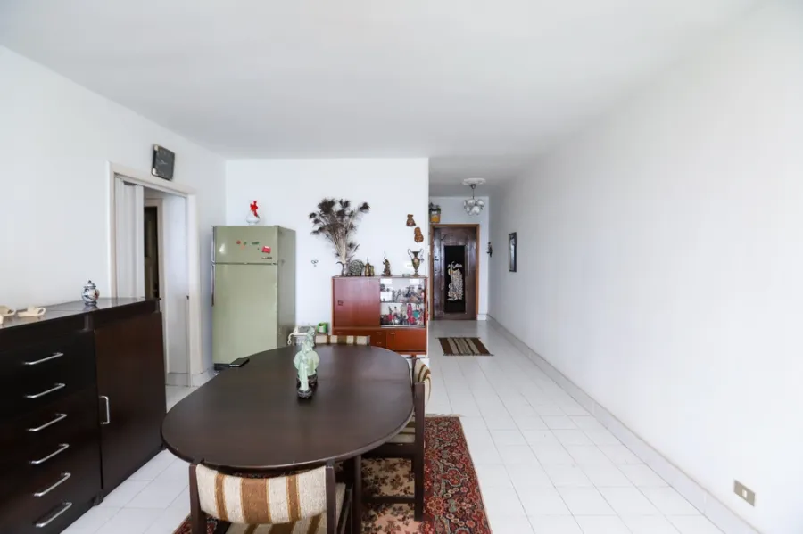 شقة مفروش للإيجار100م جليم ( علي البحر مباشرة)