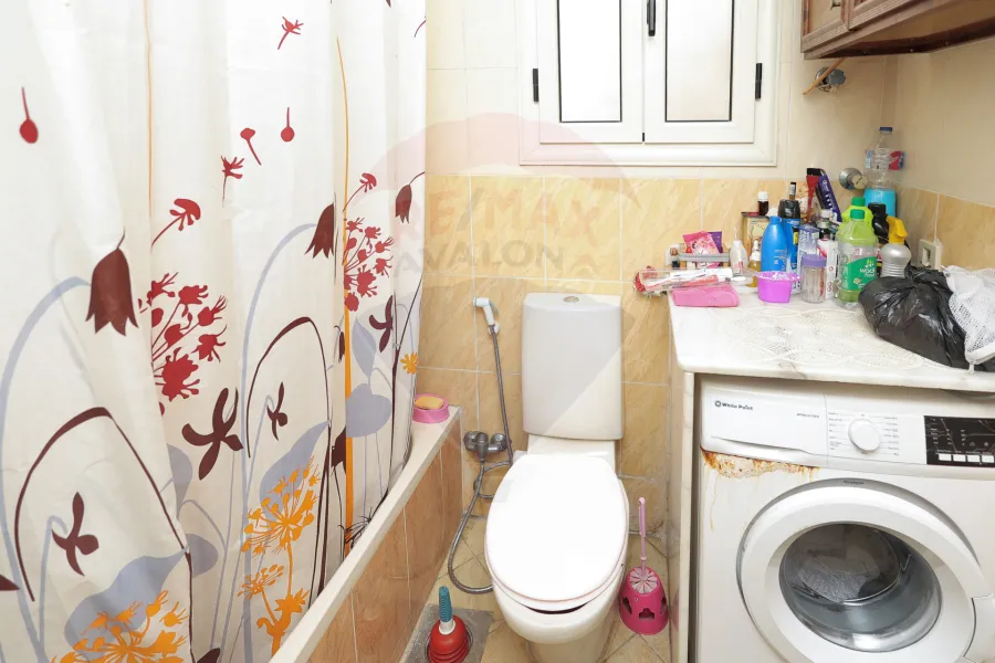 شقة للبيع 130 م جليم ( خطوات من البحر)