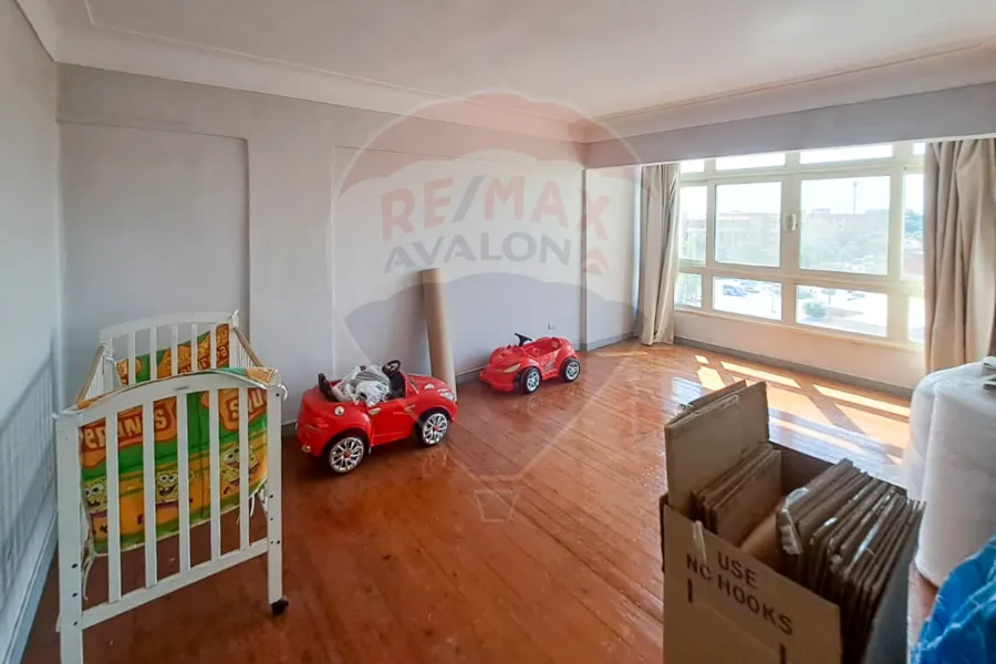 شقة للإيجار 145 م سموحة (ش فكتور عمانويل - اخر ش زهران)