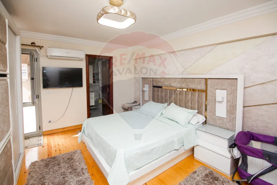 Apartment for sale 204 m Al Azarita (Chompolion St.)