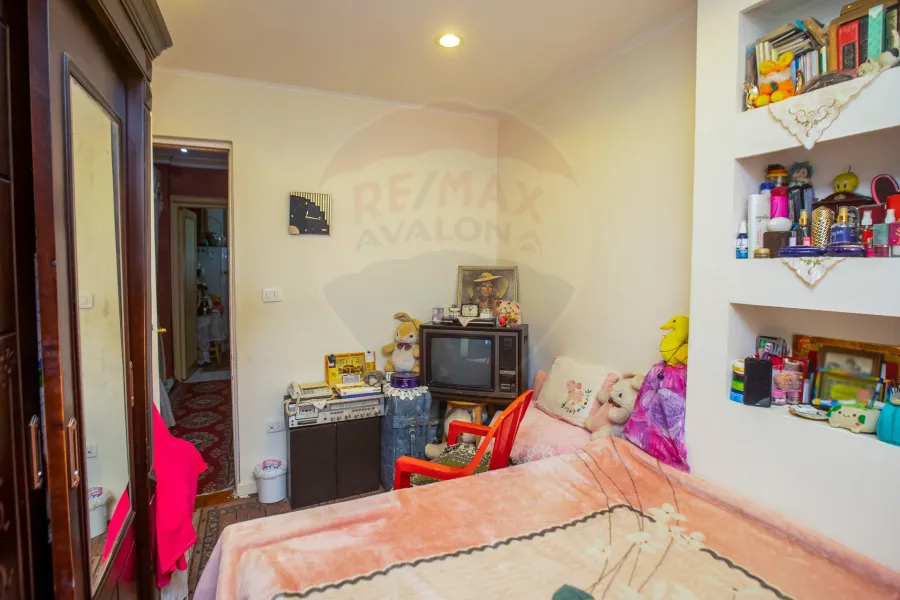 شقة للبيع 105م رشدي (ش احمد شوقي)