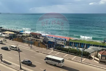 شقة للإيجار 115 م كامب شيزار (على البحر مباشره)