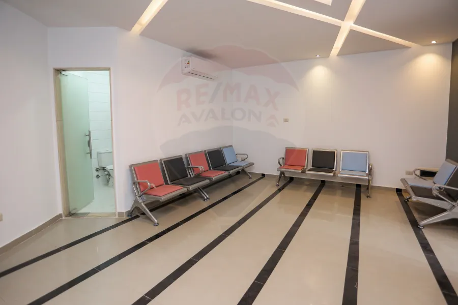 مقر اداري للايجار 65 م لوران (علي الترام مباشر)