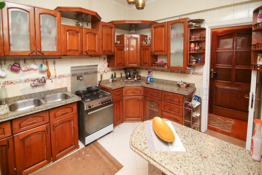 Apartment for sale 200 m Smouha (Bahaa El-Din El-Ghatoury st.)