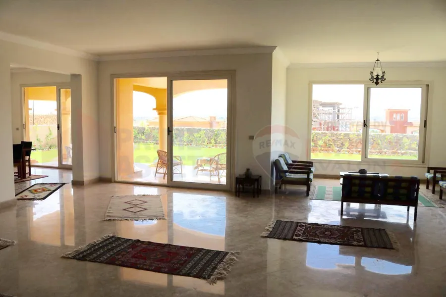 فيلا ستاند الون للبيع 890 م كينج مريوط (اليكس ويست - منطقة أنطونيادس)