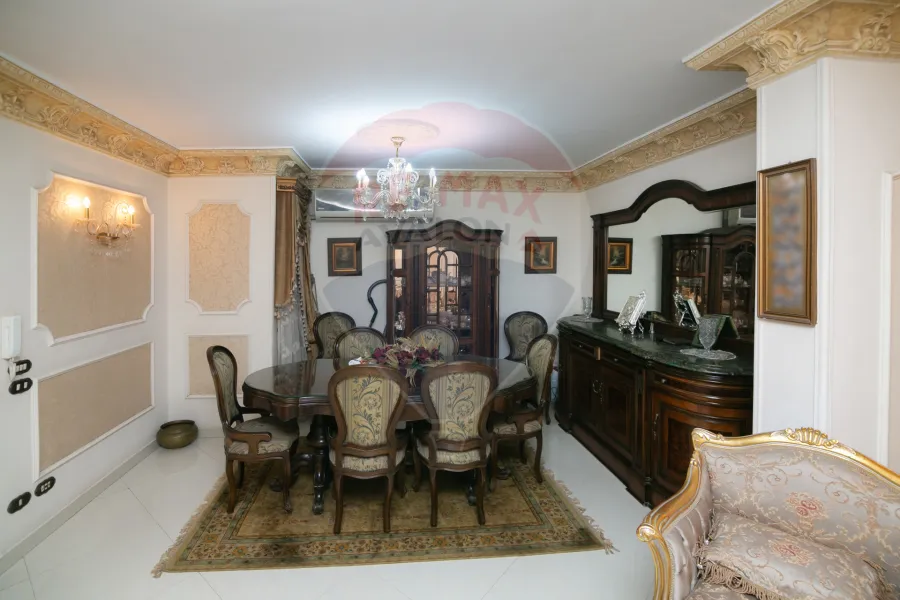 شقة دوبلكس للبيع  180 م بولكلي (خطوات من ش أبو قير)