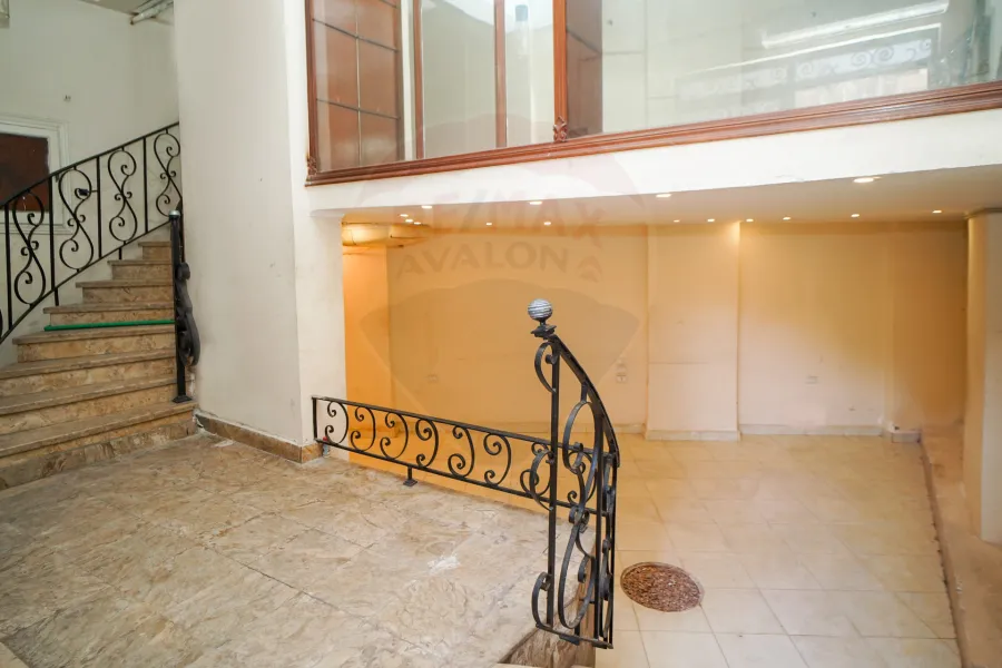 محل دوبلكس 50 م للايجار سموحة (ش توت عنخ آمون)