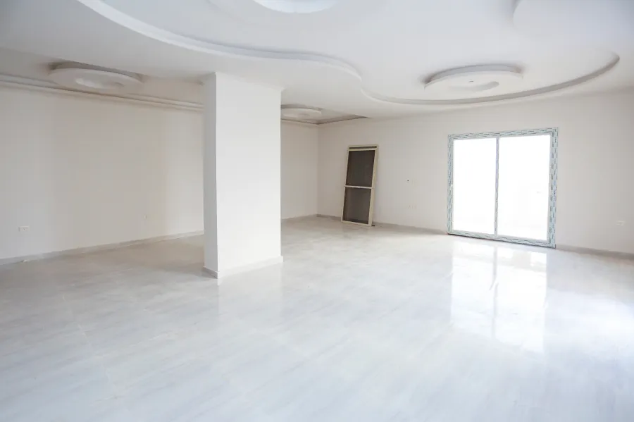 شقة للبيع 280 م سموحة ( ش ذكى رجب )