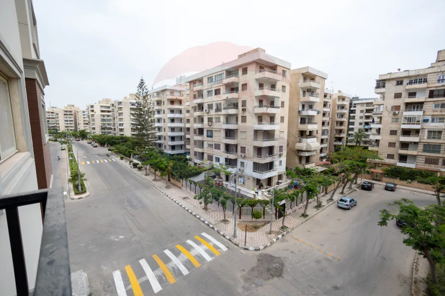 شقة للبيع 125 م المعمورة الشاطئ (كومباوند la vie - عزيز شنوده)