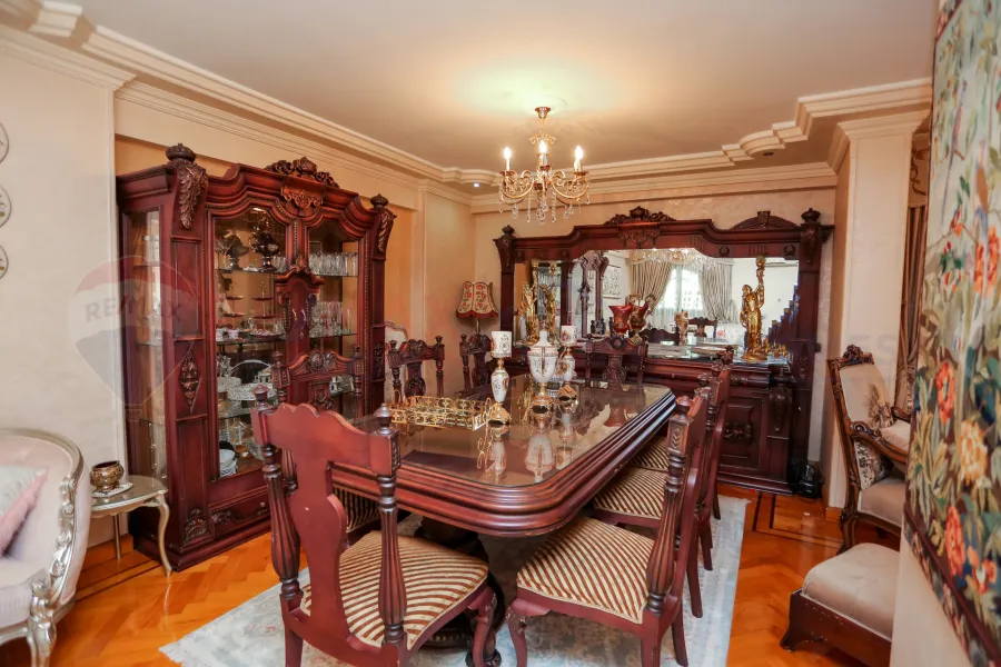 Apartment for sale 210 m Louran (El-Eqbal St - brand building)