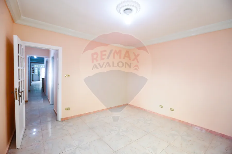 Apartment for sale 150 m Sidi Beshr (Steps from khaled ibn el waleed St.)