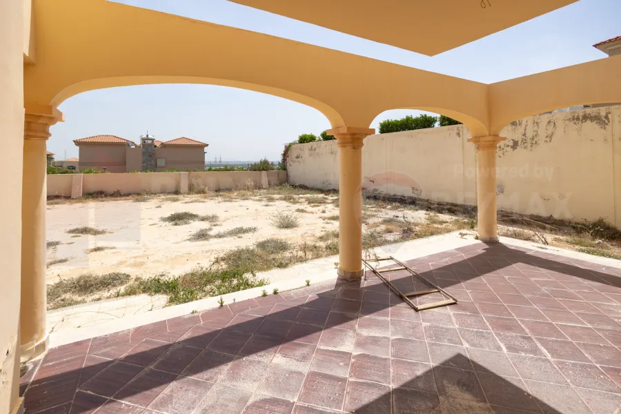 Villa for sale 1,250 m King Mariout (Alex West - Antoniadis area)