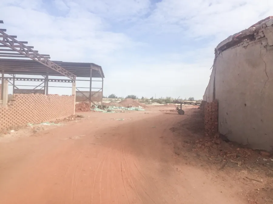Bricks Factory For Sale 42,000m Elnatron Valley (Elhamra District )