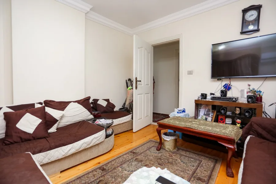 شقة للبيع 172م سموحة (ش الخمسين)