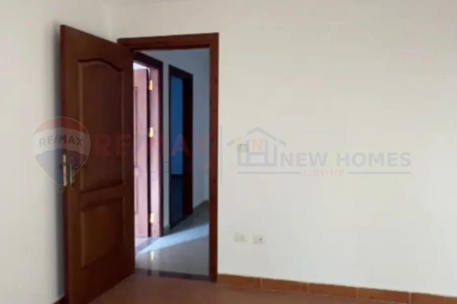 شقة للايجار 235 م لوران (ش شعراوي)