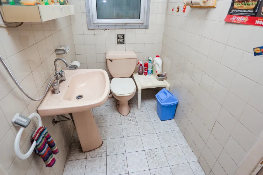 عيادة تجارى 90م للبيع مصطفى كامل (ش أبو قير الرئيسى)