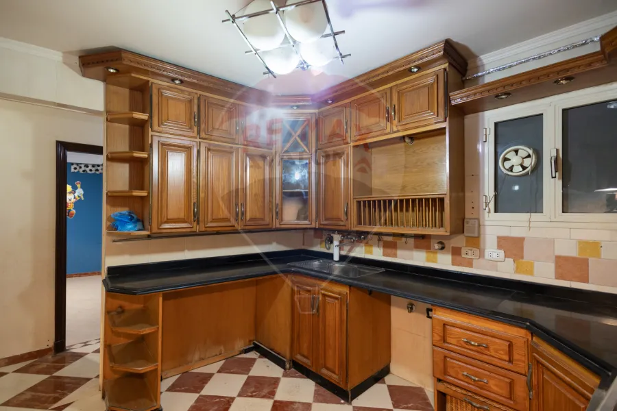 شقة للبيع 140 م لوران (ش محمد الدري)