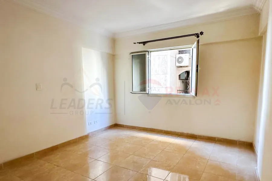 شقة للبيع 140 م سيدي جابر (بجوار مستشفي سيدي جابر العسكري)