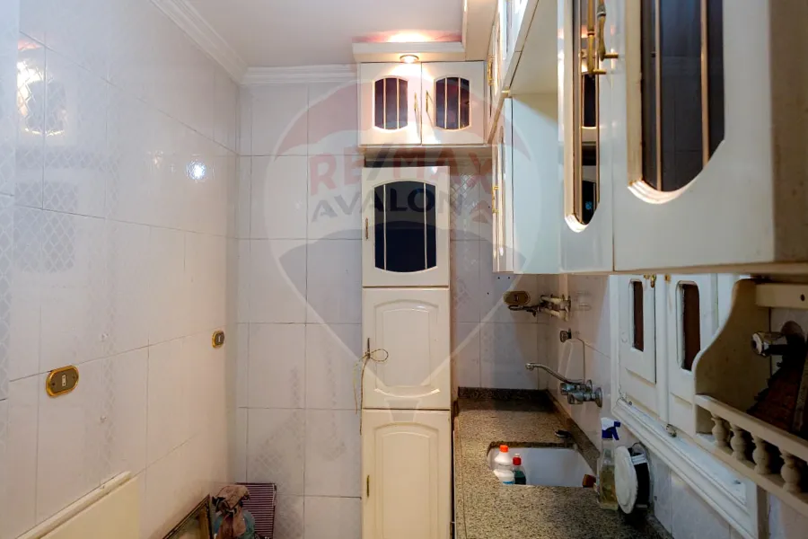 شقة للايجار 130 م سموحة (ش زكي رجب)