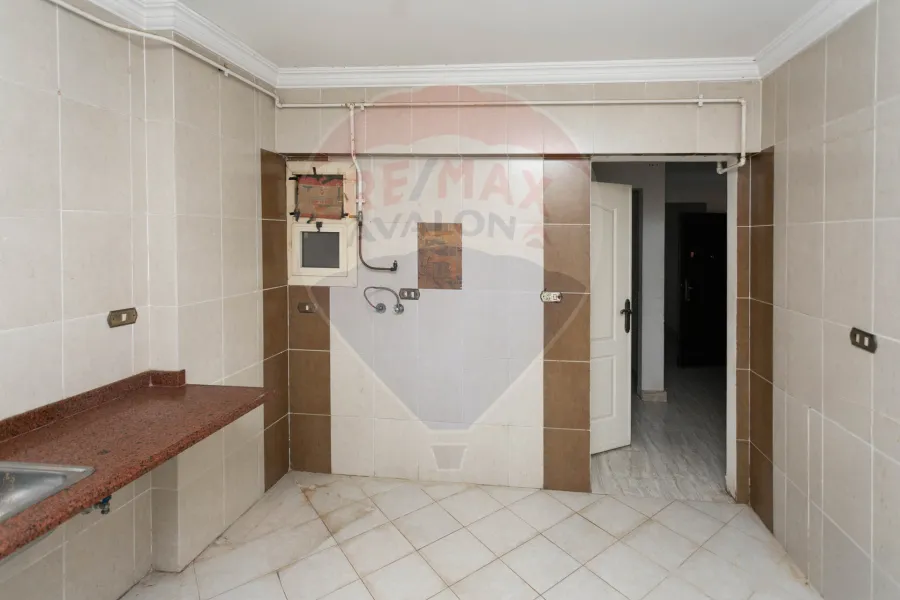 شقة للبيع 235 م كفر عبده (ش سكينة بنت الحسين)