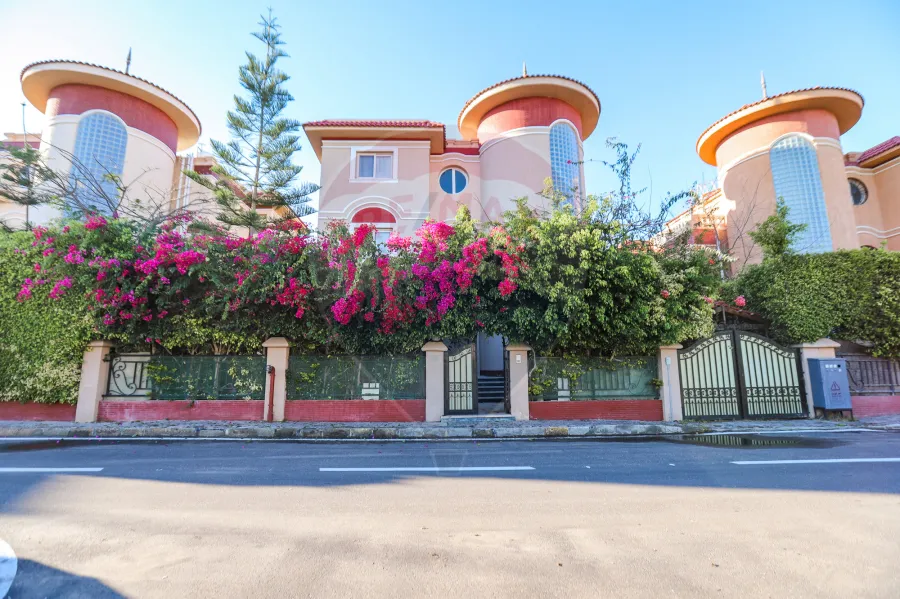 فيلا للإيجار 630 م كينج مريوط ( كومباوند العروبة)