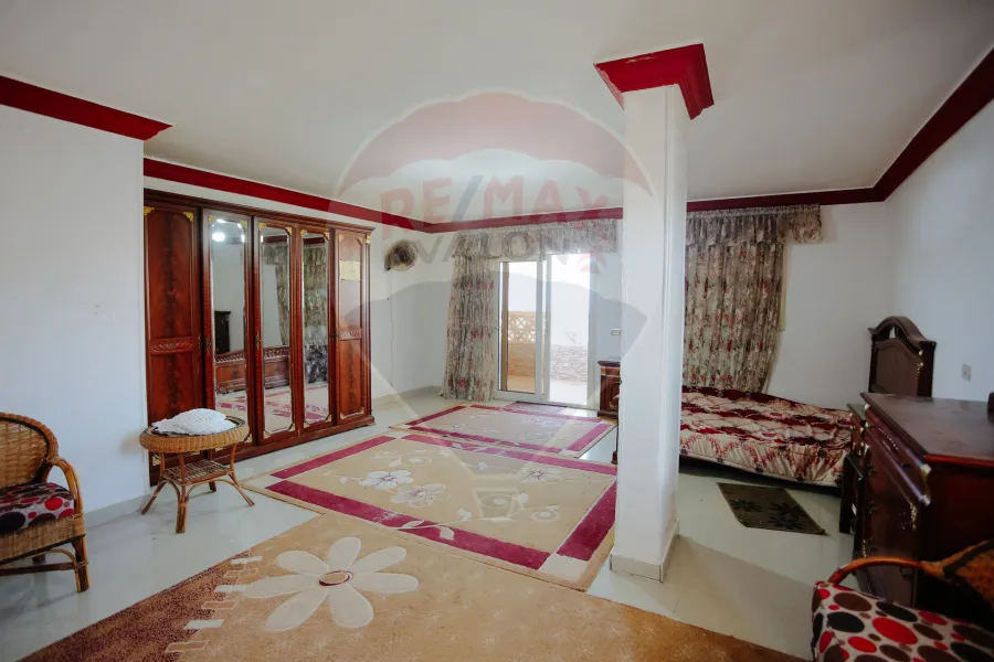 شقة للبيع 500 م سبورتنج (علي البحر مباشرة)